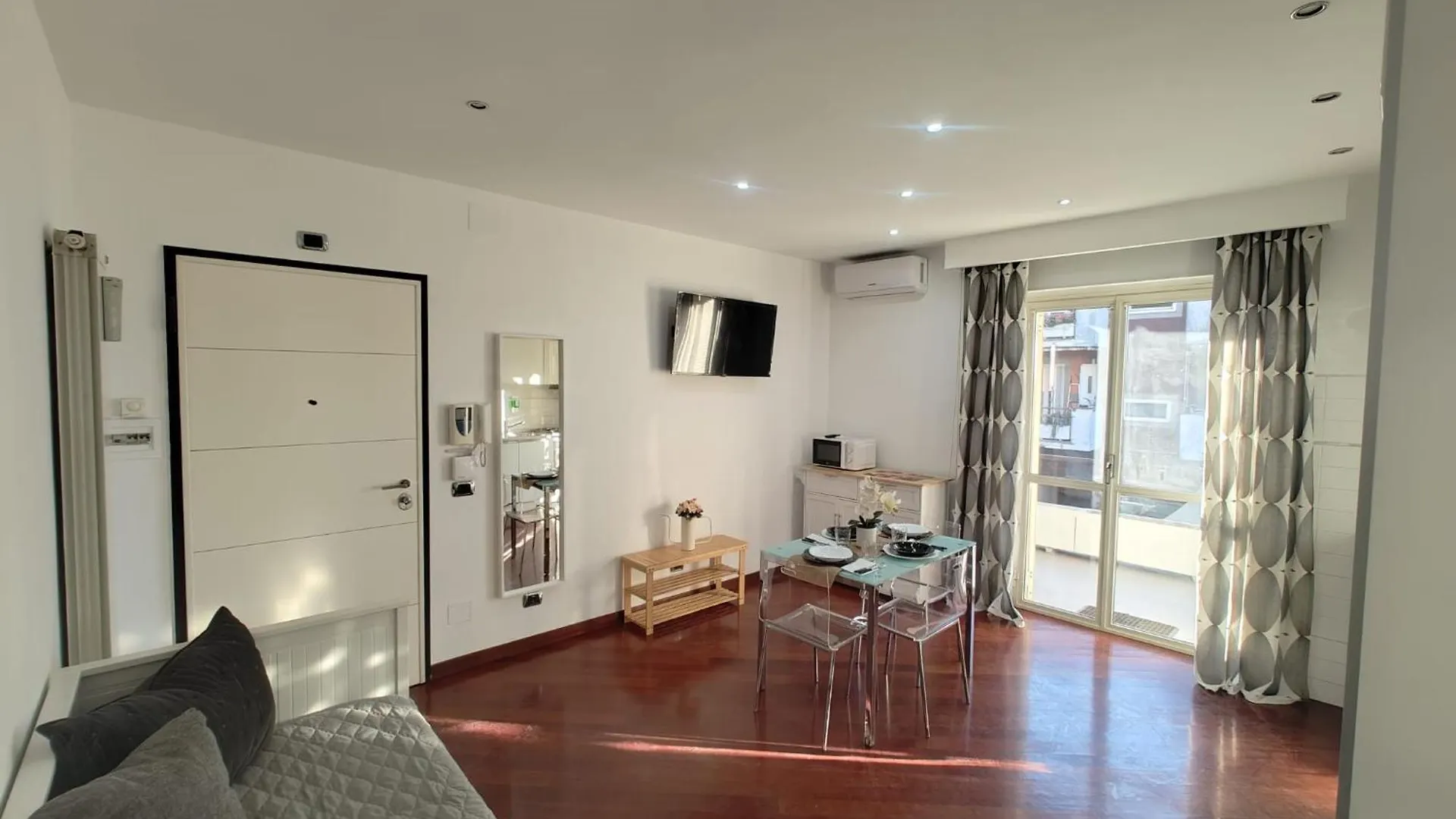 Apartment Mia Domus Guest Holiday Ciampino Italy